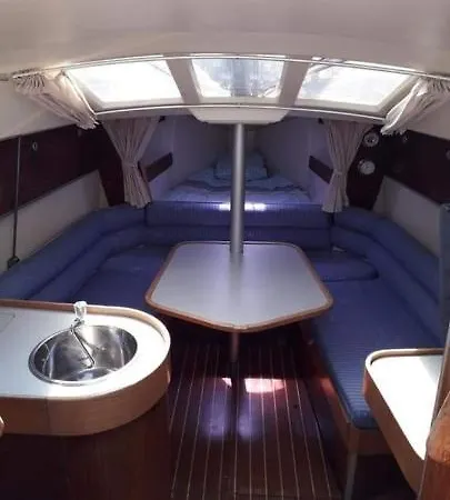 Bateau A Quai St Raphael, 4 Couchages , Voilier Etap 28i Botel Saint-Raphaël